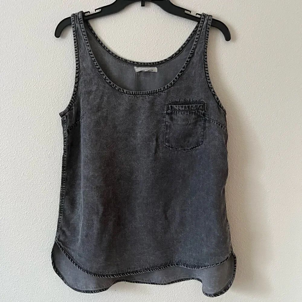 Life in progress Women Gray Tank Top M